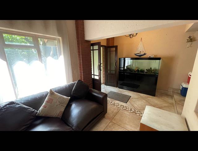 3 BEDROOM FREESTANDING FOR SALE IN KOSMOSDAL